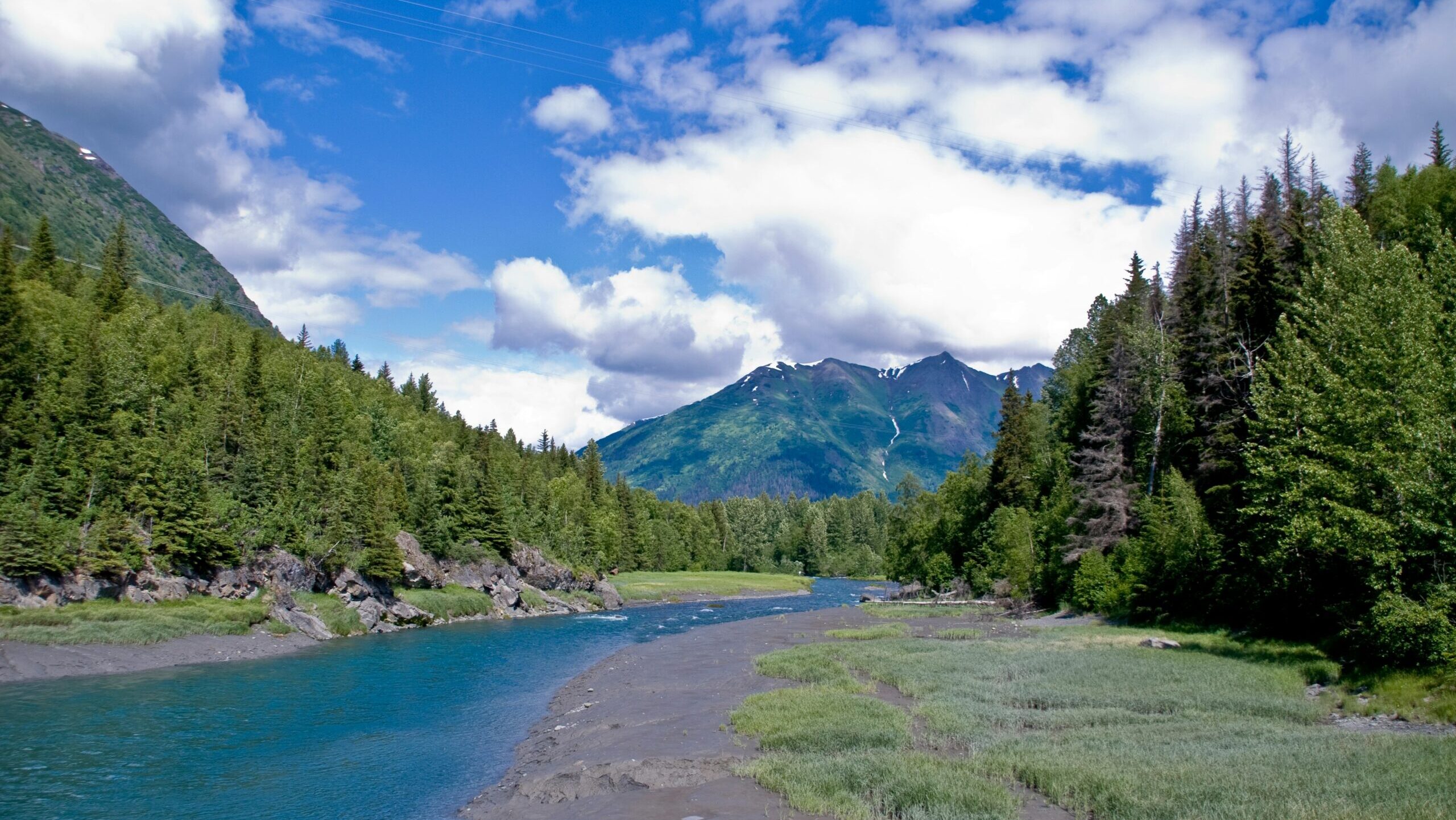 Photo of the mountains in Anchorage, AK